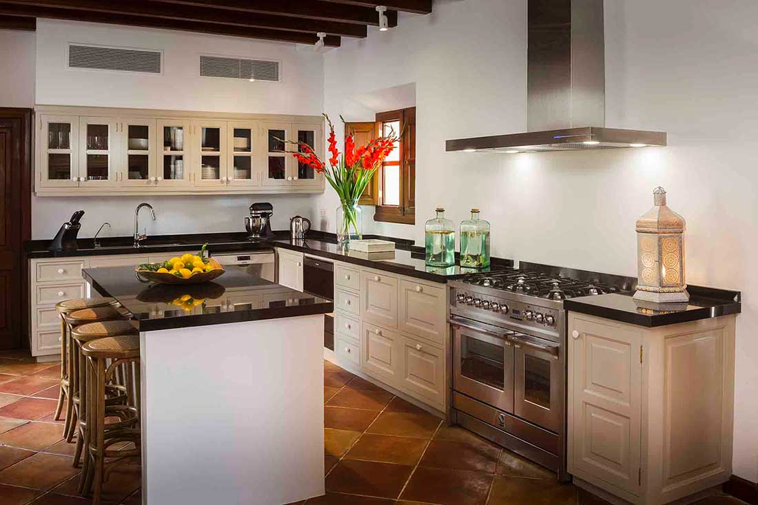 Galley-Order_Villas-2 aprovisionamiento de yates, servicios náuticos Mallorca, suministros embarcaciones Baleares, logística marítima Ibiza, productos frescos yates