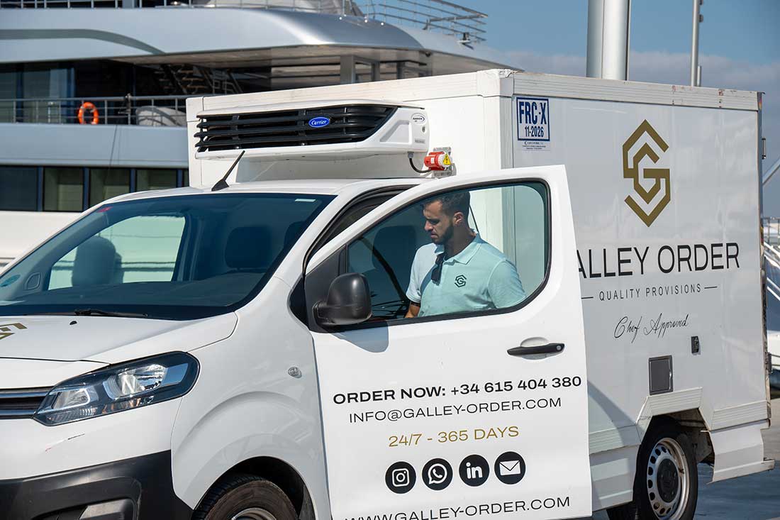 Galley-Order_transporte-carretera-4 aprovisionamiento de yates, servicios náuticos Mallorca, suministros embarcaciones Baleares, logística marítima Ibiza, productos frescos yates
