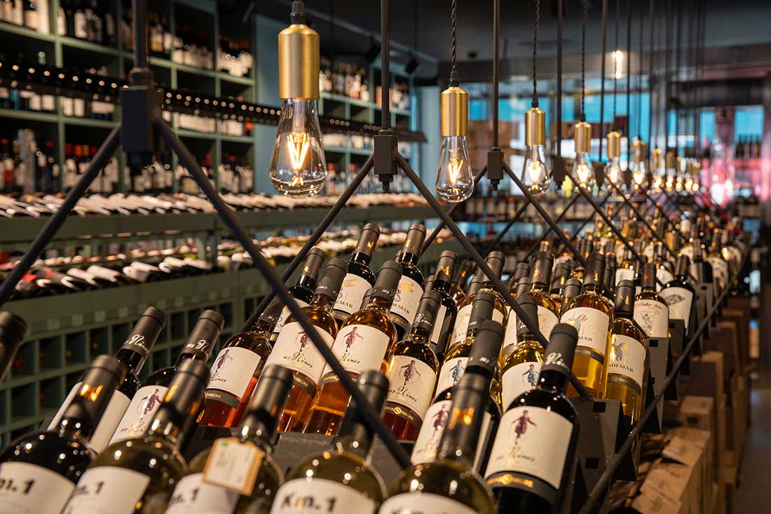 Galley-Order_vino-generic-4 aprovisionamiento de yates, servicios náuticos Mallorca, suministros embarcaciones Baleares, logística marítima Ibiza, productos frescos yates